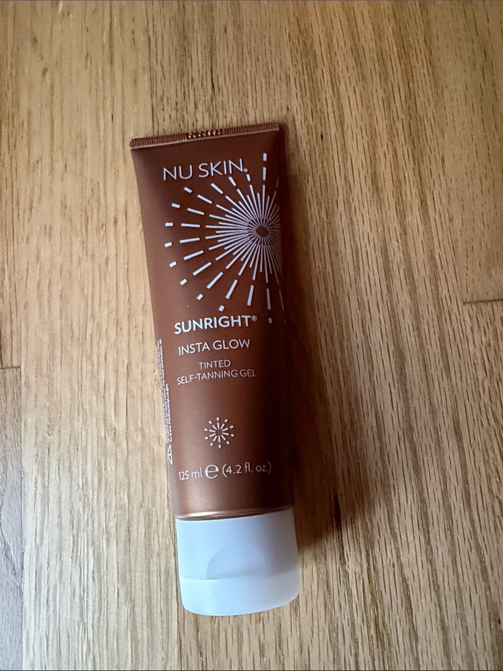 Skin Sunright Insta Glow Tinted Self-Tanning Gel - Brown and White